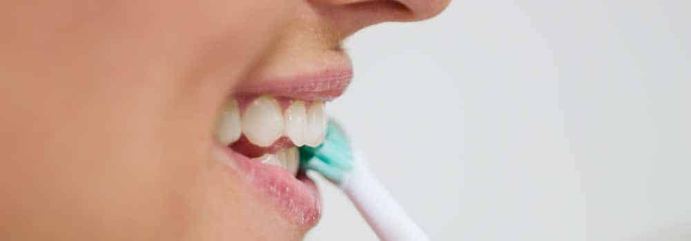 How to brush your teeth properly 7