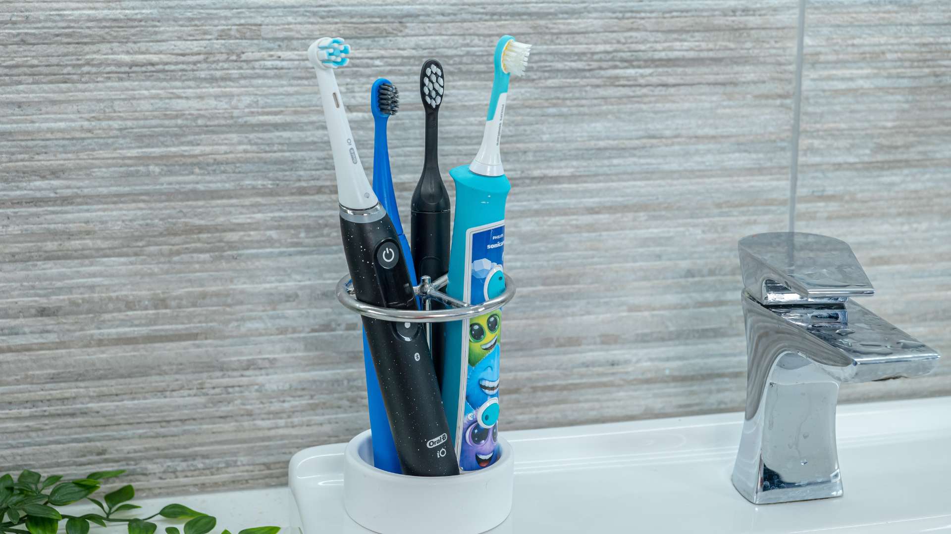 A guide to sharing an electric toothbrush 1