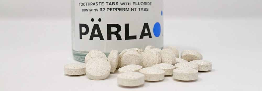 Pärla toothpaste tablets out of jar