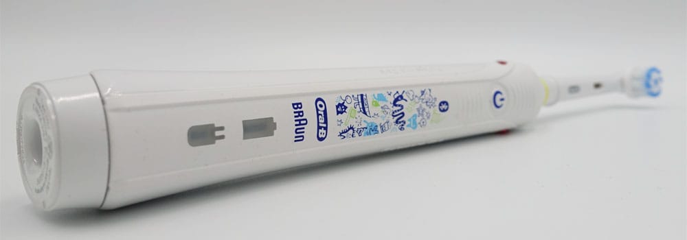 Close up of Oral-B Junior Smart on its side