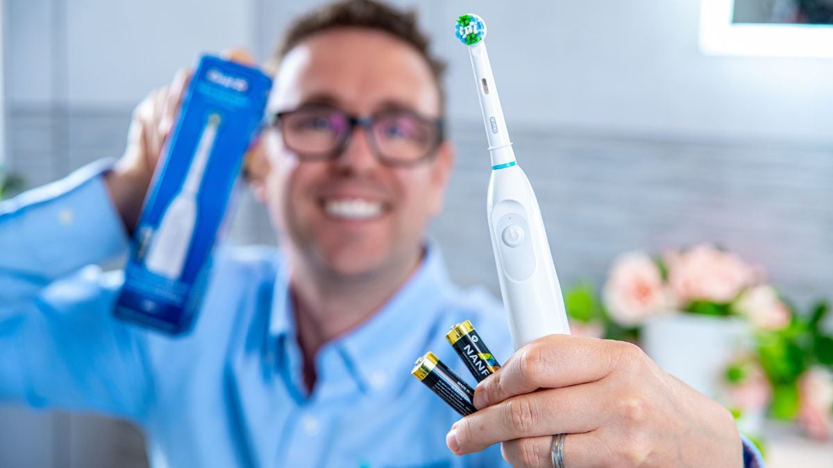 How to charge an electric toothbrush 9