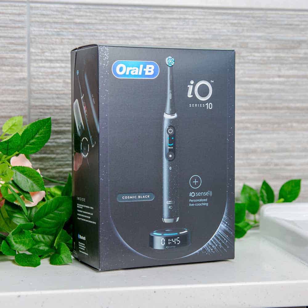 Oral-B IO10 retail box