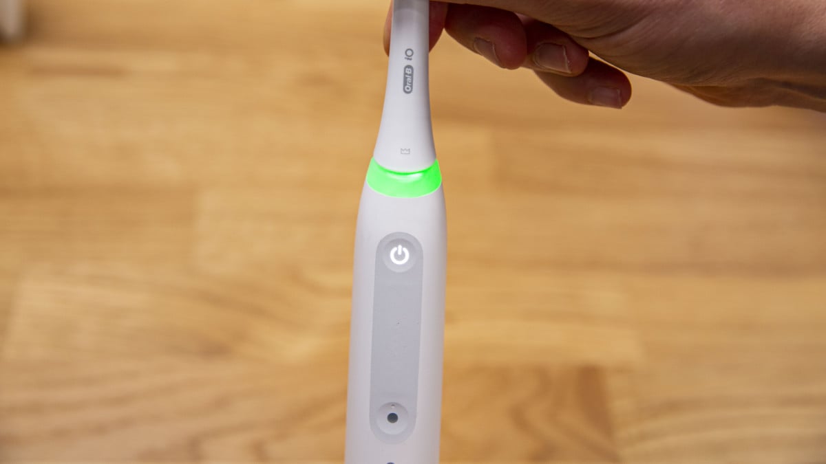 Oral-B iO correct pressure