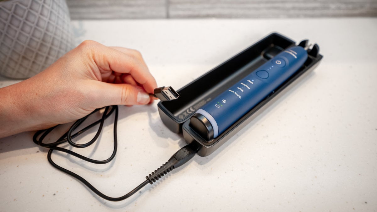 Sonicare Series 2024 charging travel case