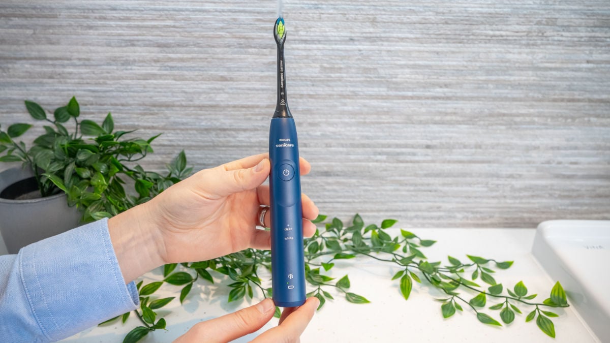 Sonicare Series 5500 being held in two hands