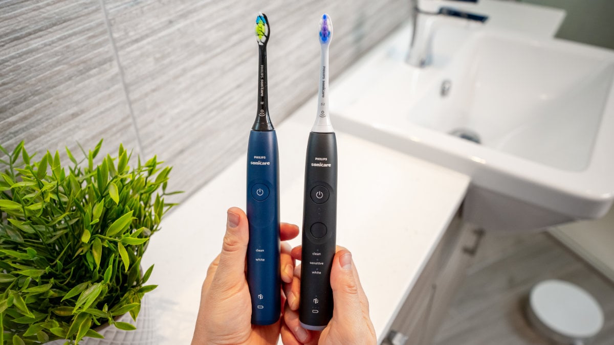 Sonicare Series 5500 next to Series 6100