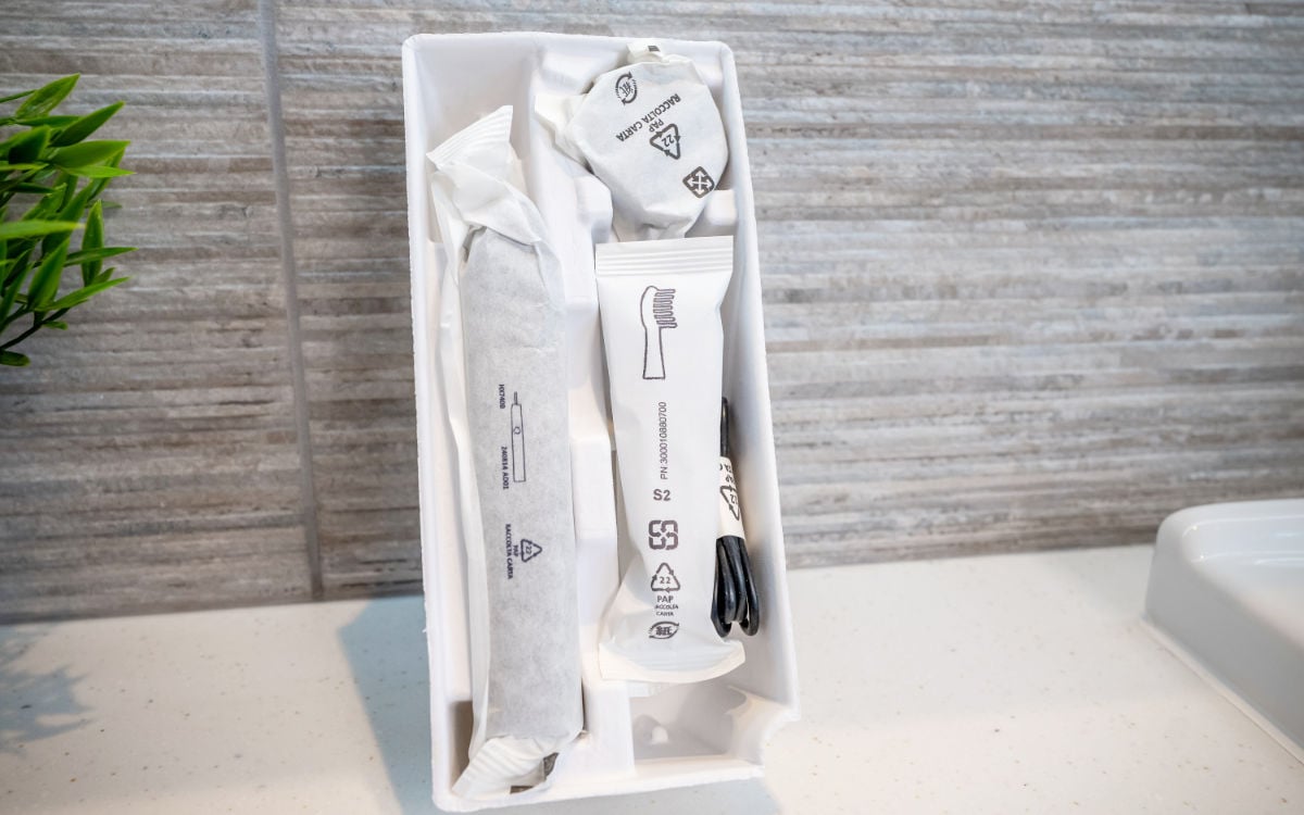 Sonicare Series 6100 packaging