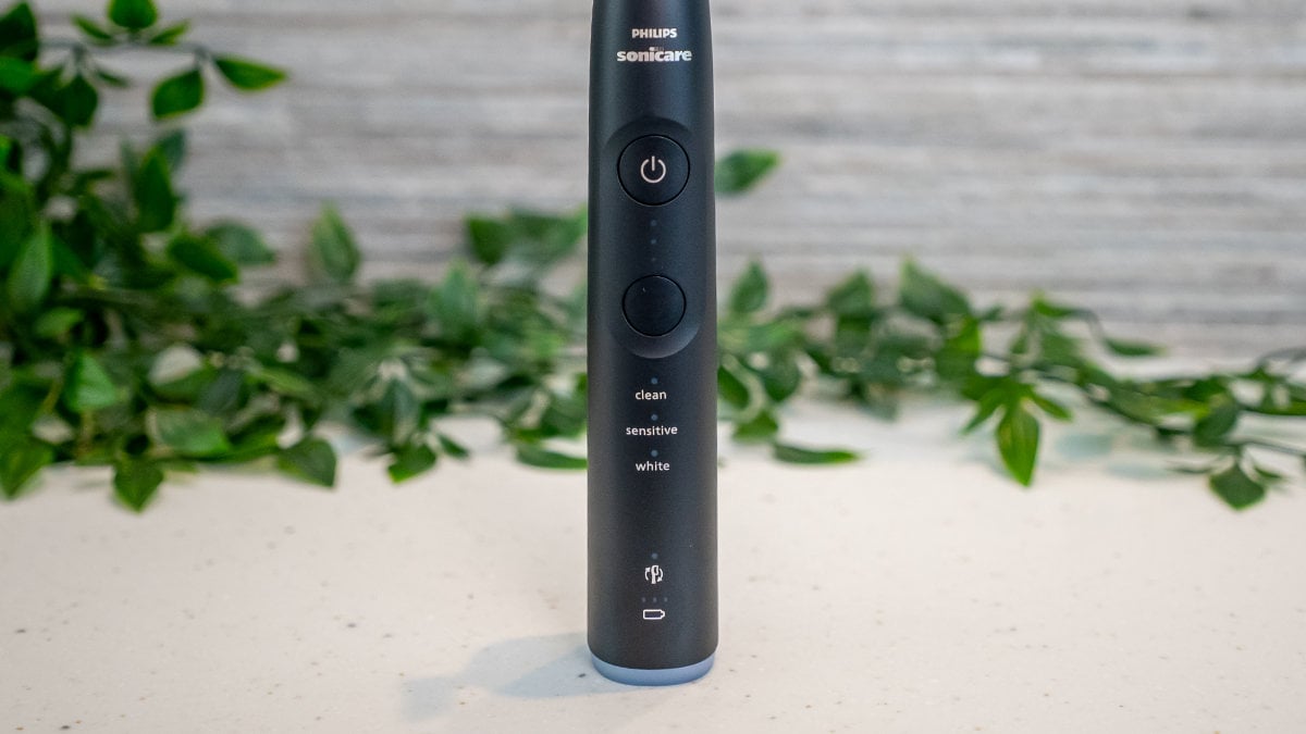 Sonicare Series 6500 buttons close up