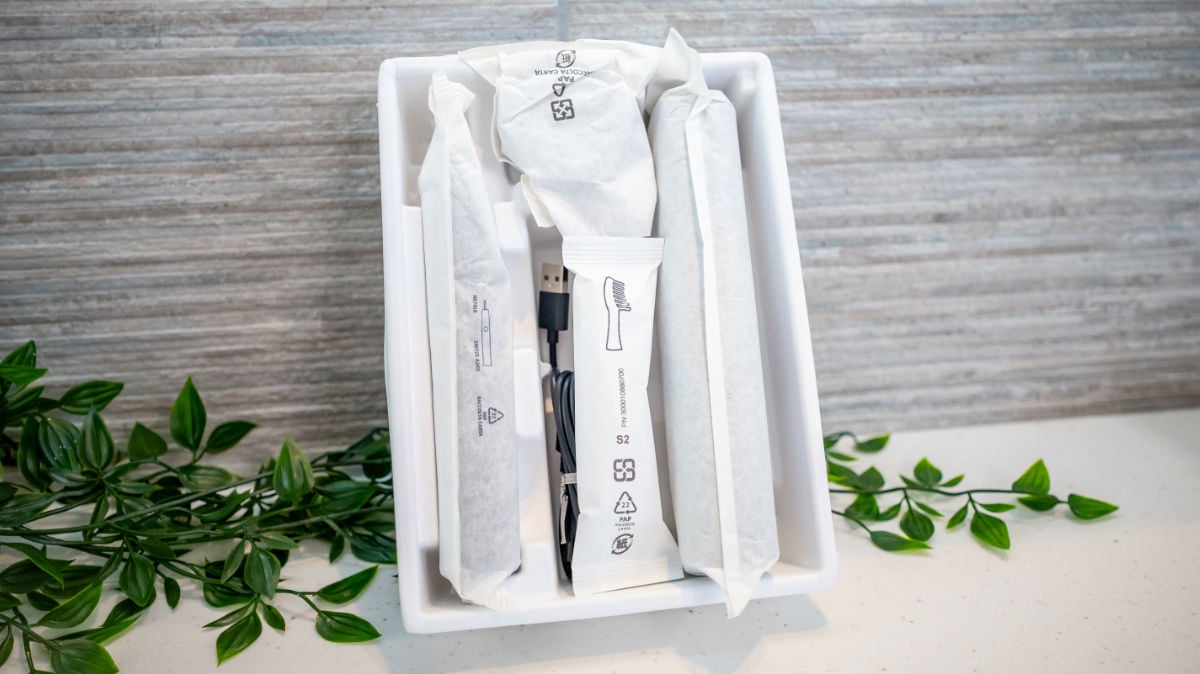 Sonicare Series 6500 packaging and box contents