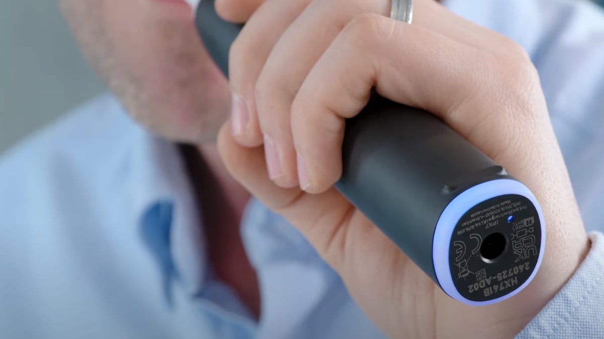 Sonicare Series 6500 pressure sensor illuminating