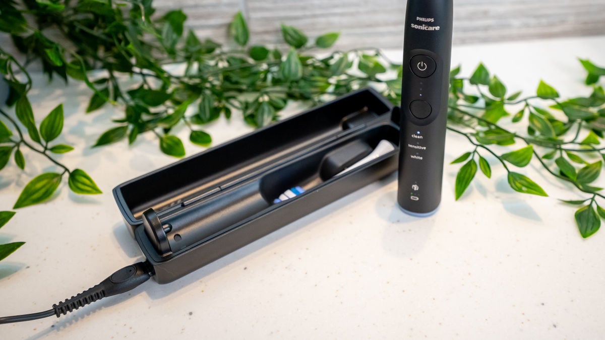 Sonicare Series 6500 with charging travel case
