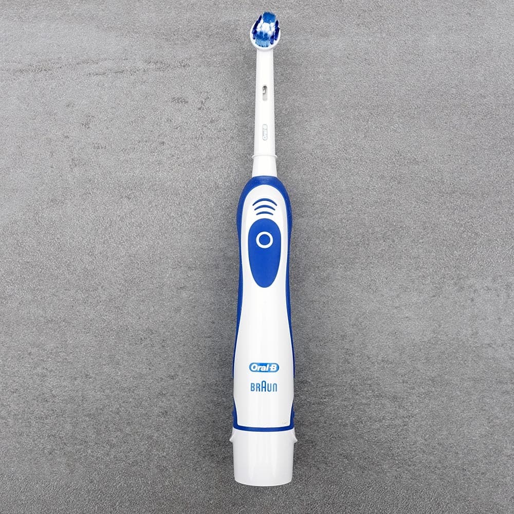 Oral-B Pro-Health Clinical Battery Toothbrush Review 2
