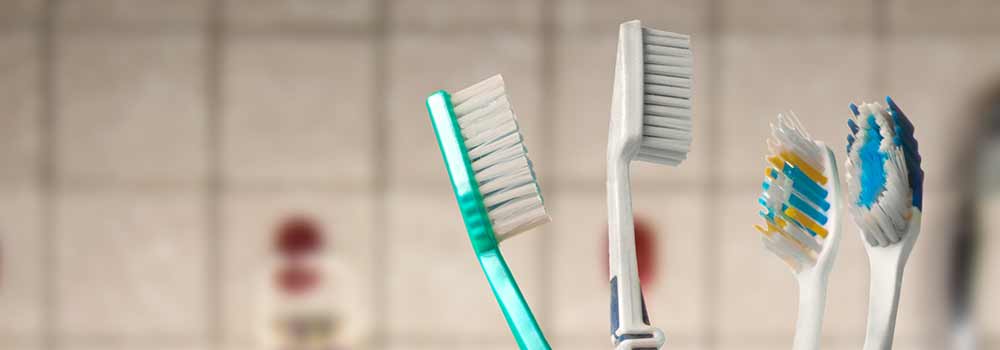 How to clean your electric toothbrush: base, handle & heads 3