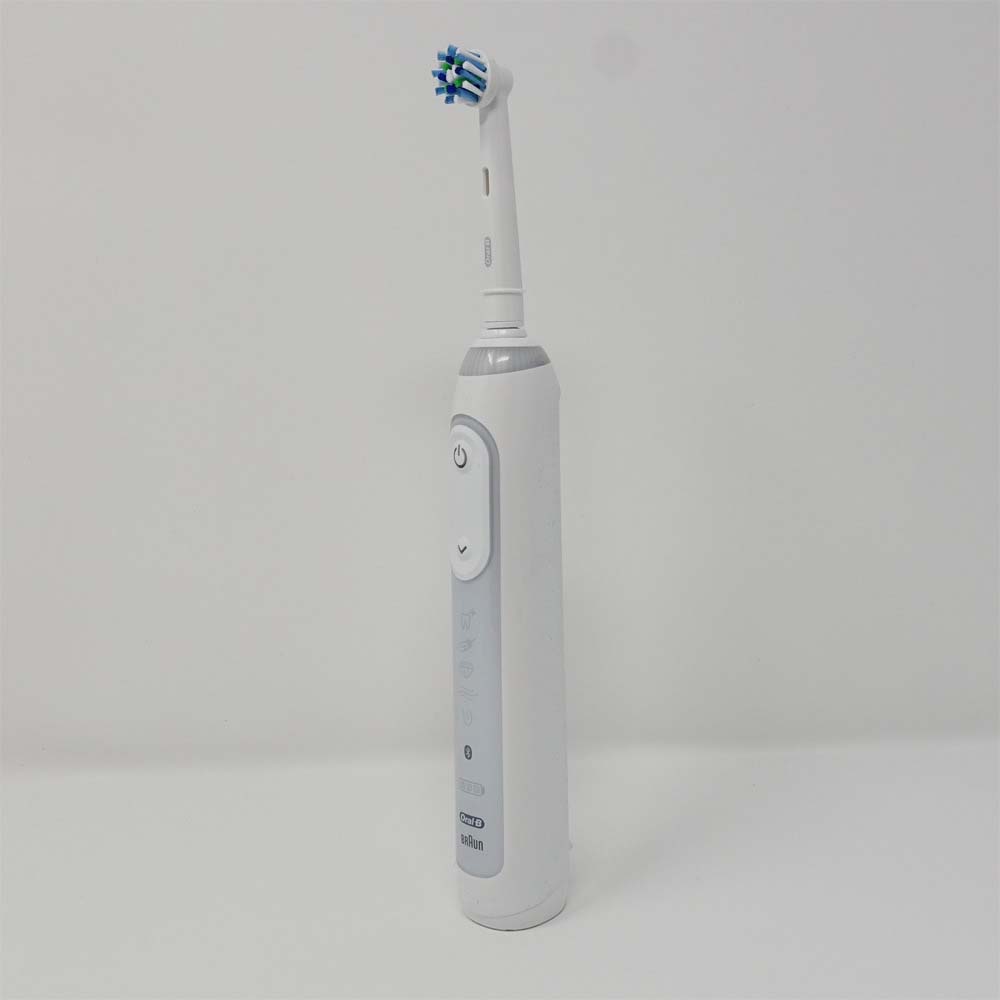 Orla-B Guines Pro 8000 part of Oral-B Guide package