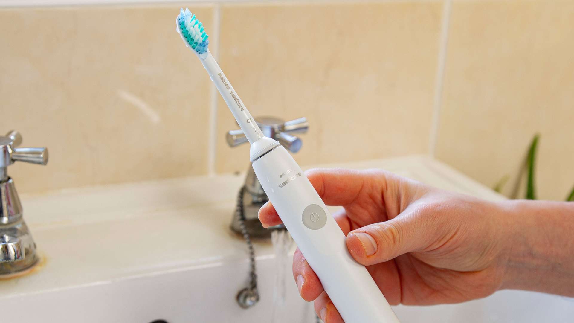 Philips Sonicare 1100 Series review 1