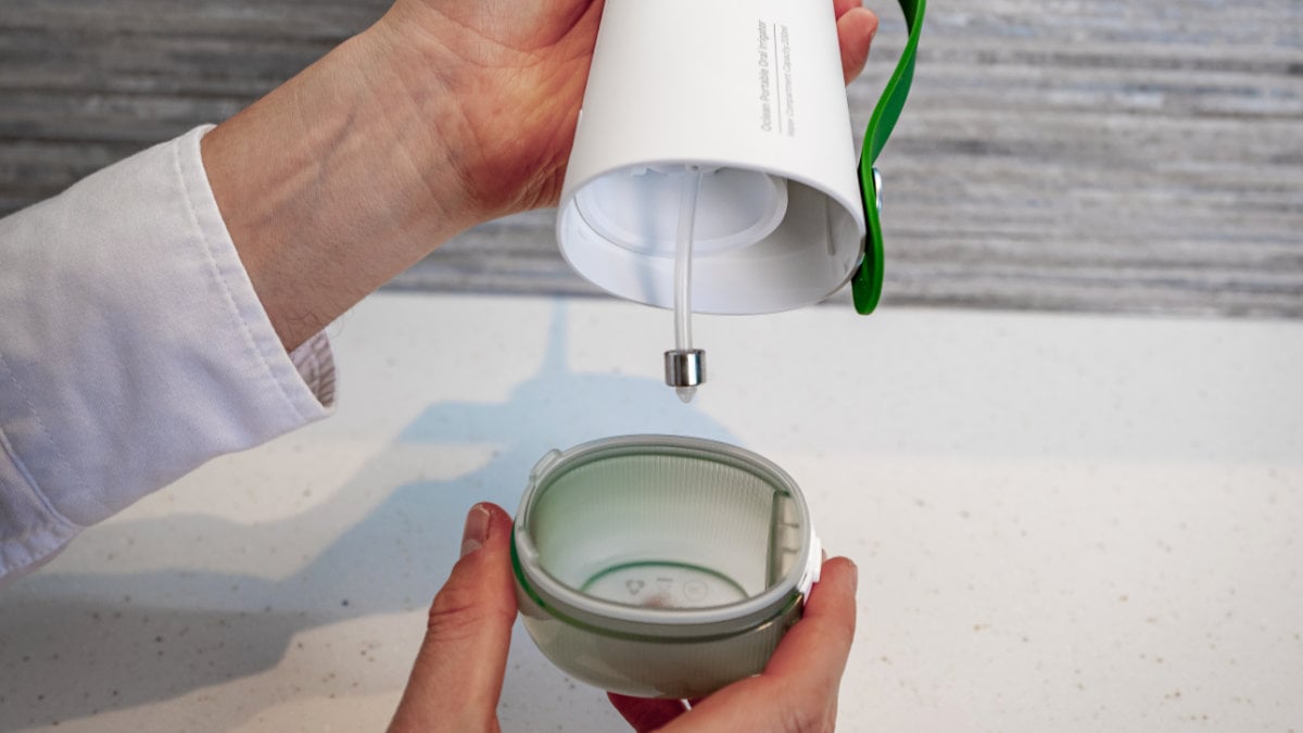Oclean W10 base being removed